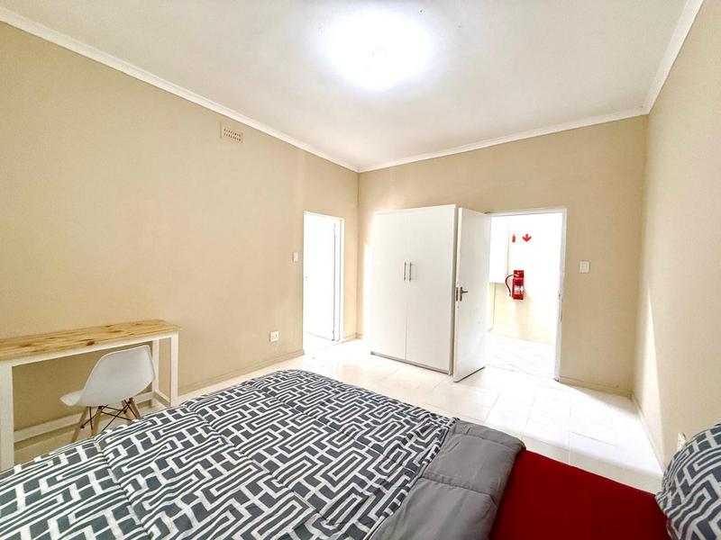 To Let 1 Bedroom Property for Rent in Woodstock Western Cape